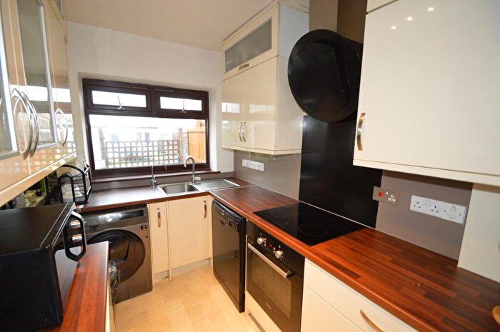 3 Bedroom Semi-Detached House To Rent In Elsa Road, Welling, DA16