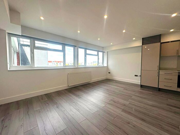 2 Bedroom Flat To Rent In Swanley Centre, Swanley, BR8