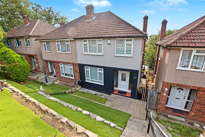 3 Bedroom Semi-Detached House For Sale In Broom Mead, Bexleyheath, DA6