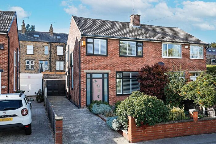 3 Bedroom Semi-Detached House For Sale In Arncliffe Garth, Stanningley, Pudsey, West Yorkshire, LS28