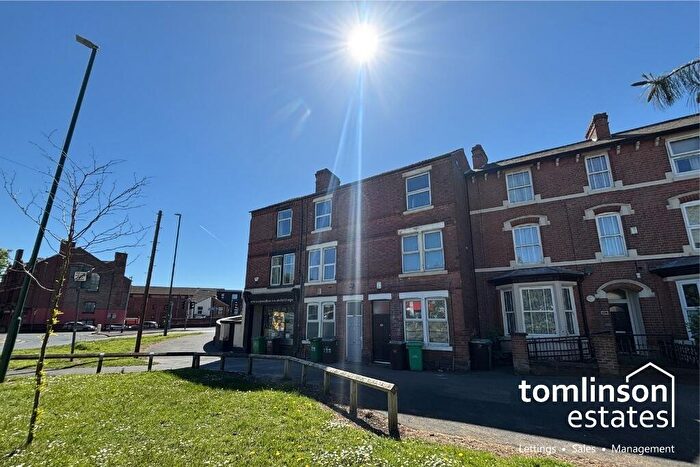 4 Bedroom Terraced House For Sale In Castle Boulevard, Lenton, Nottingham, NG7