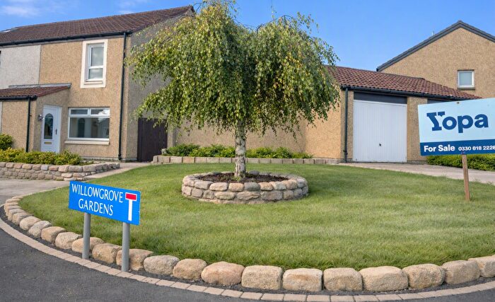 2 Bedroom Semi-Detached House For Sale In Willowgrove Gardens, Aberdeen, AB21
