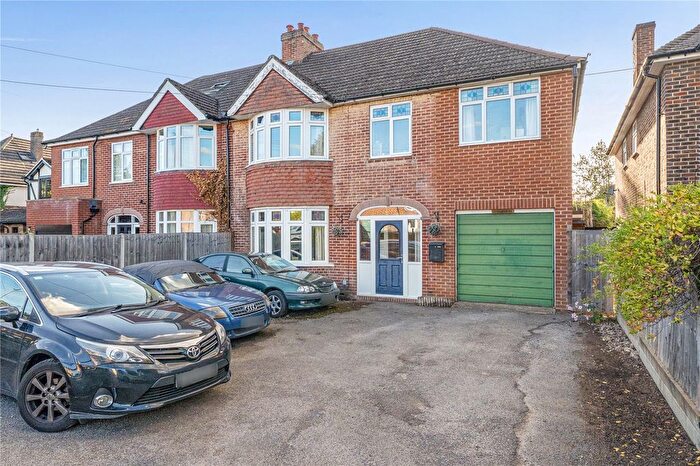 4 Bedroom Semi-Detached House For Sale In Bagshot Road, Knaphill, Woking, GU21