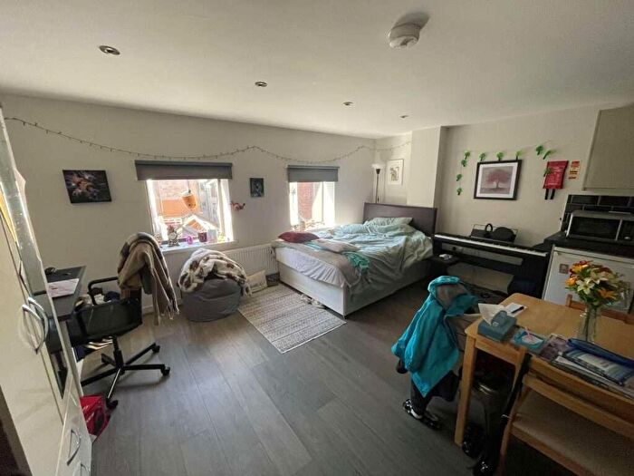 Studio To Rent In Flat, St Peters Close, S1