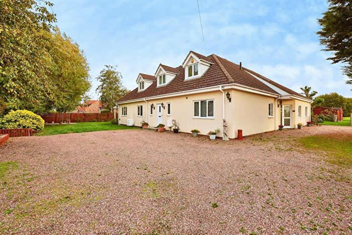 5 Bedroom Bungalow For Sale In Benwick Road, Doddington, March, PE15