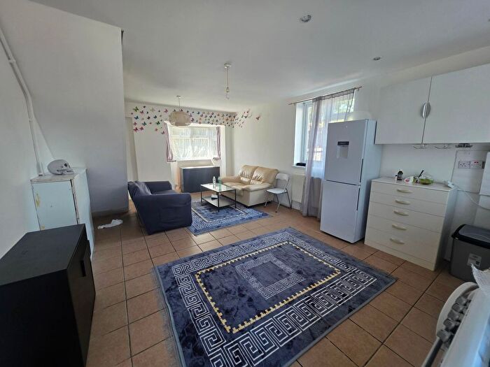 2 Bedroom Semi-Detached House To Rent In Fallow Close, Chigwell, IG7