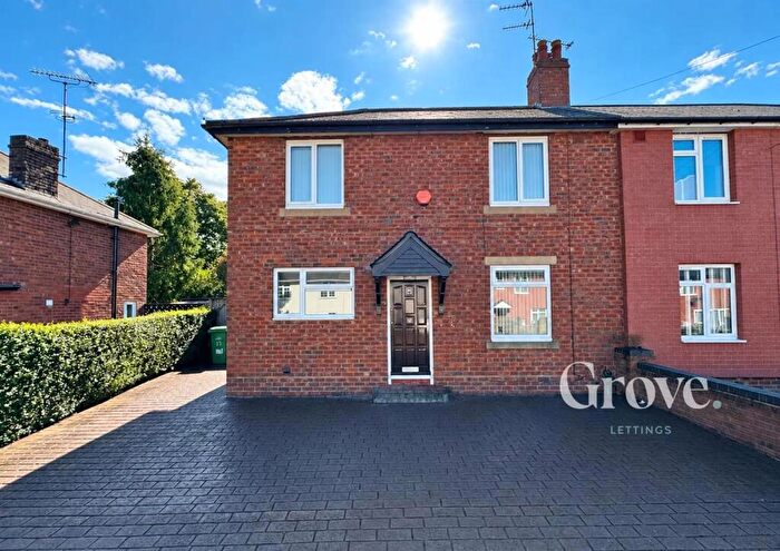 2 Bedroom Semi-Detached House To Rent In The Walk, Dudley, DY3