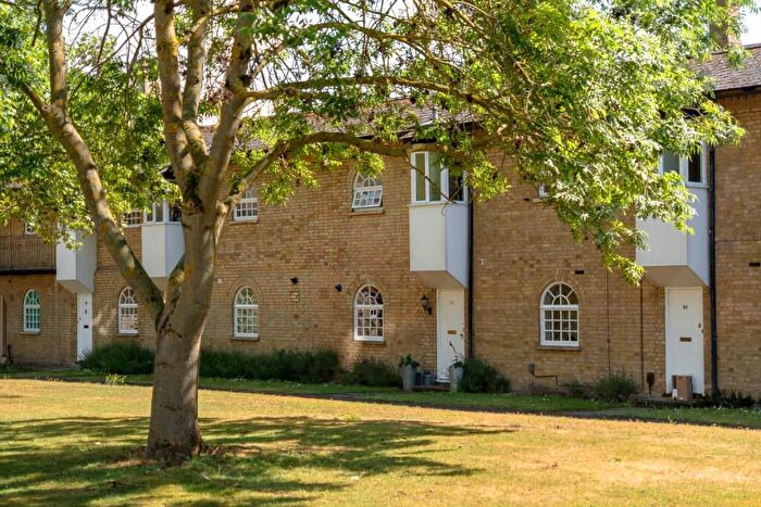 3 Bedroom Cottage For Sale In Limes Park, St. Ives, Cambridgeshire, PE27