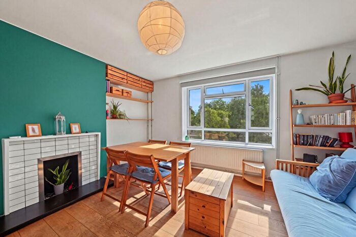 2 Bedroom Flat For Sale In Aberdeen Park, The Woodlands Aberdeen Park, N5