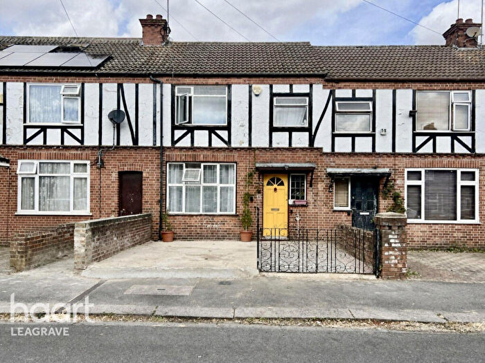 2 Bedroom Terraced House For Sale In Icknield Road, Luton, LU3