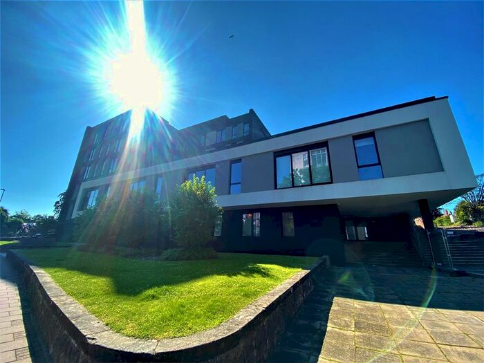 2 Bedroom Flat For Sale In Bournville Lane, Bournville, Birmingham, B30