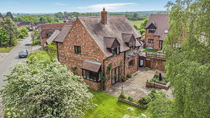 4 Bedroom Detached House For Sale In Marie Close, Poundon, OX27