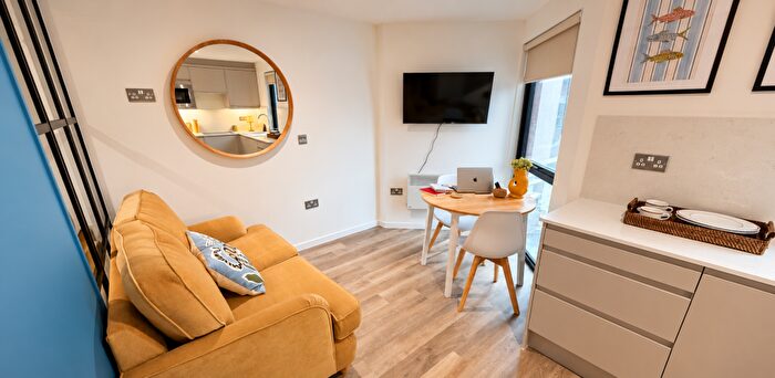 Studio To Rent In Gold Clivedon- Studio |Verney St, EX1