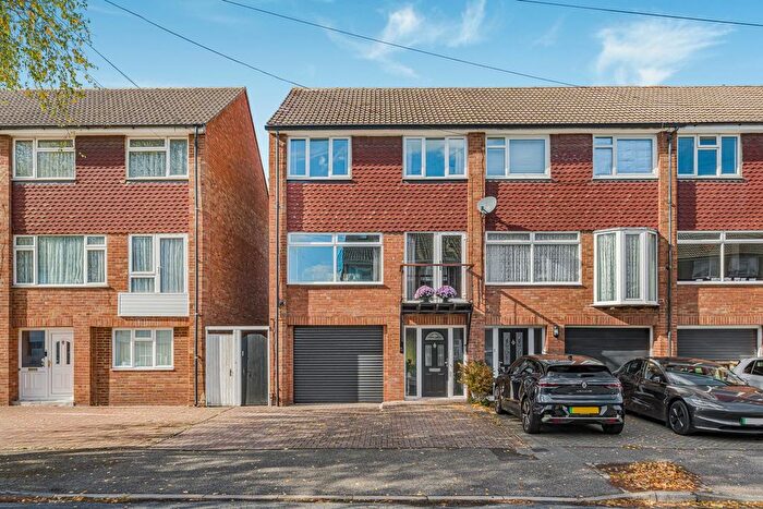 4 Bedroom Town House For Sale In Percy Avenue, Ashford, TW15