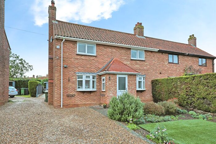 3 Bedroom Semi-Detached House For Sale In Francis Road, Long Stratton, Norwich, NR15