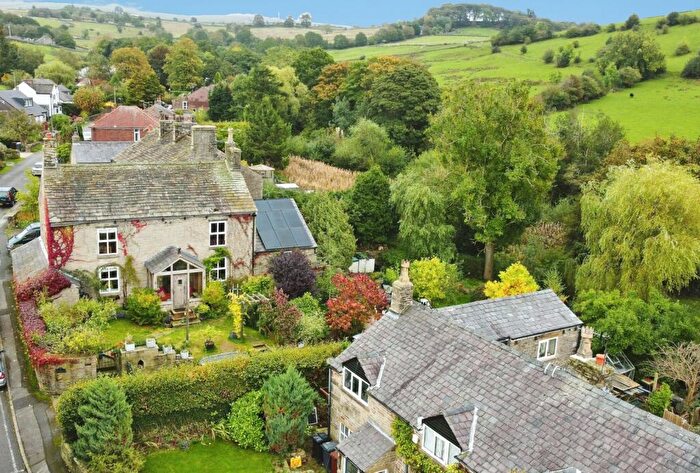 4 Bedroom Detached House For Sale In Laneside Road, New Mills, High Peak, Derbyshire, SK22