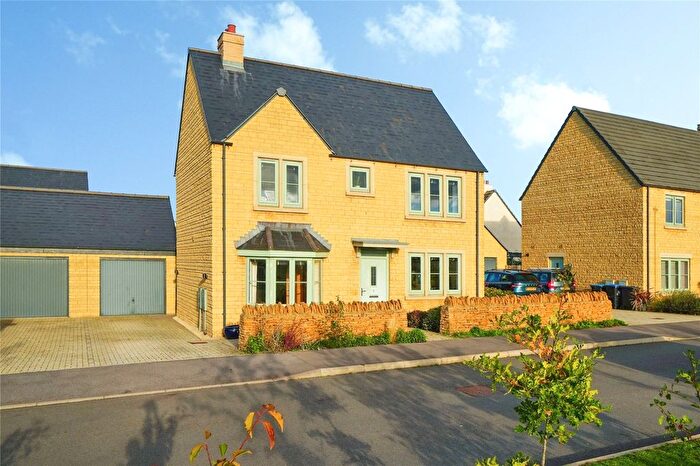 3 Bedroom Detached House For Sale In Milton-Under-Wychwood, OX7