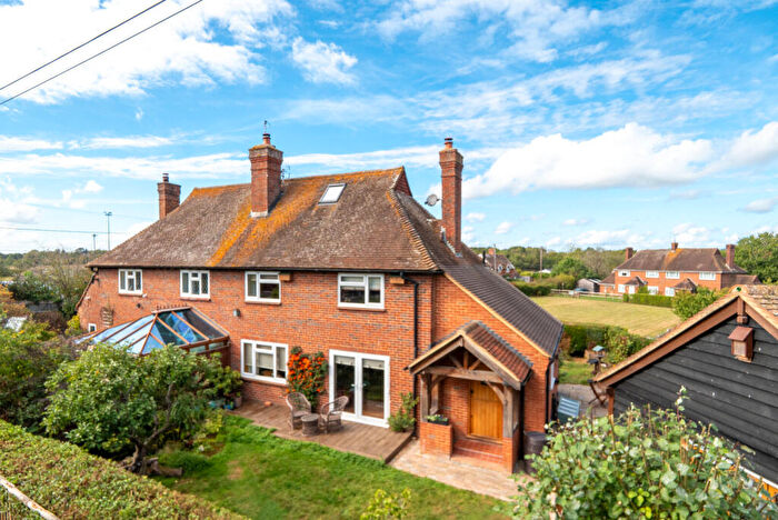 3 Bedroom Semi-Detached House For Sale In Dunsfold Road, Alfold, GU6
