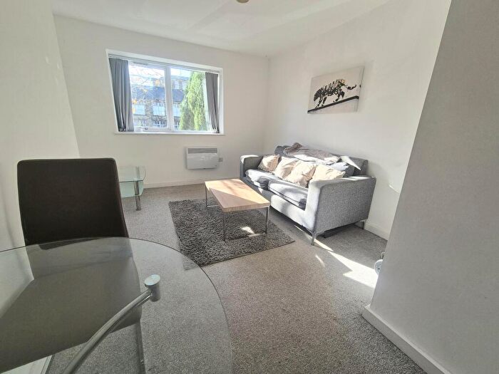 1 Bedroom Apartment To Rent In West Parade, HX1