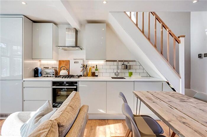 2 Bedroom Terraced House To Rent In Robson Road, London, SE27