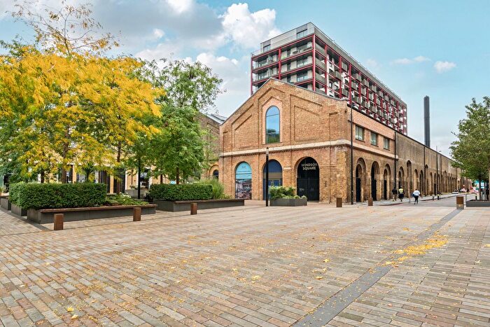 2 Bedroom Flat For Sale In Windsor Square, Royal Arsenal, Woolwich, SE18
