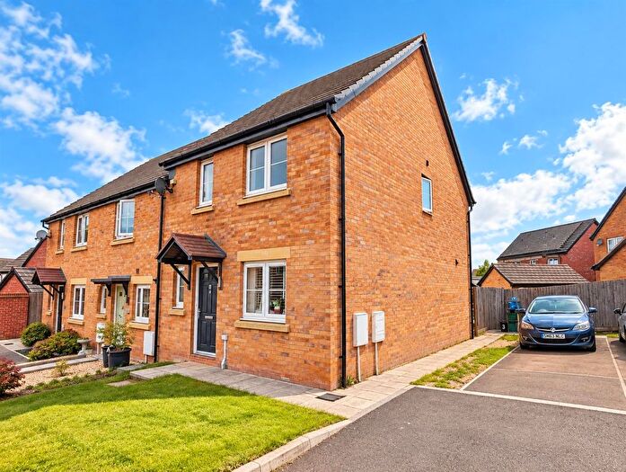 3 Bedroom End Of Terrace House For Sale In Bayliss Close, Lydney, GL15
