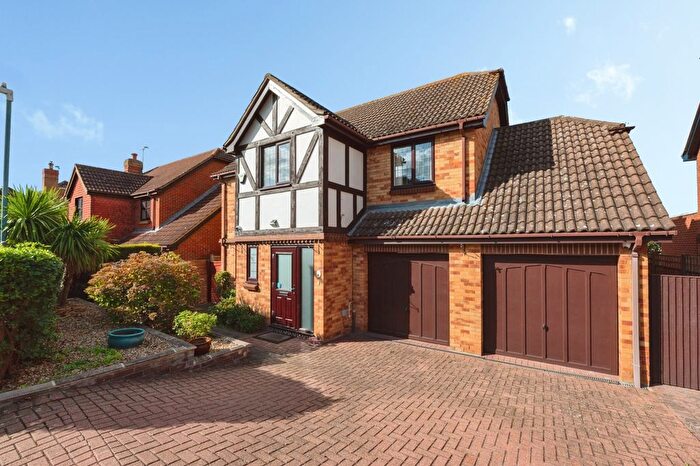 4 Bedroom Detached House For Sale In Beaton Close, Greenhithe, Kent, DA9