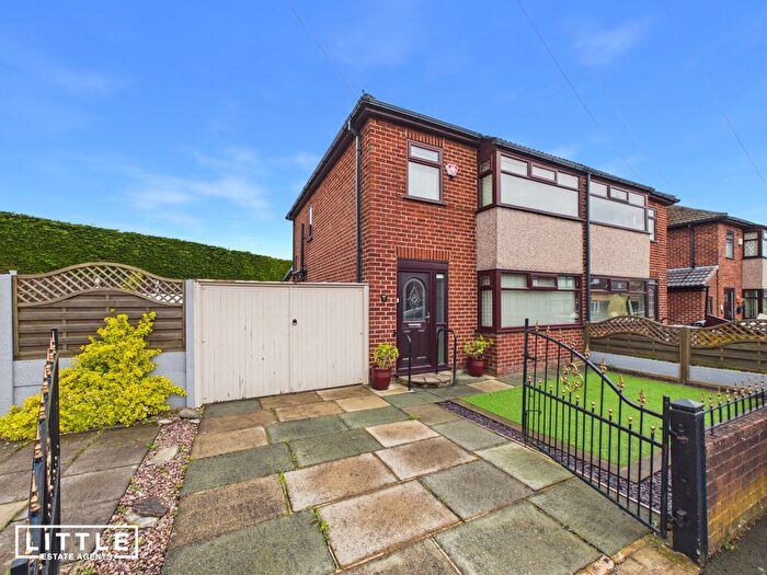 3 Bedroom Semi-Detached House For Sale In Fosters Grove, Haydock, WA11