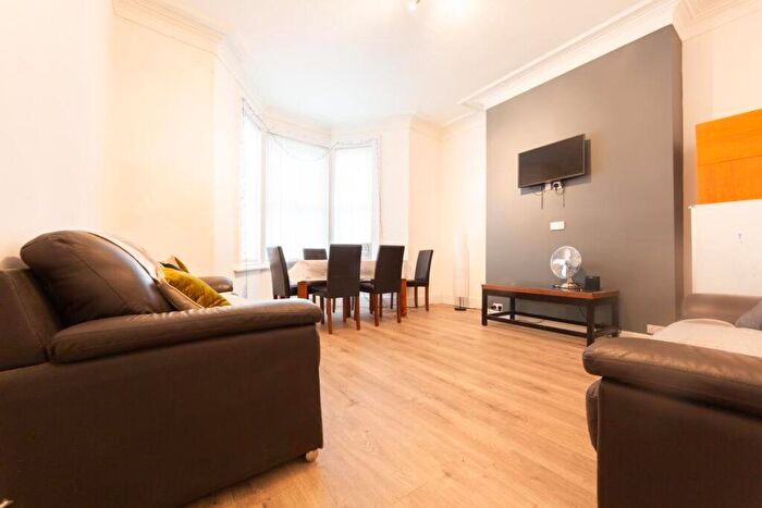 6 Bedroom Terraced House To Rent In Sandyford Road, Sandyford, NE2