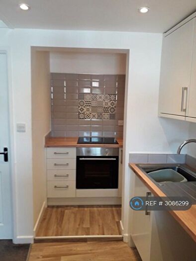 2 Bedroom Flat To Rent In High St, Crediton, EX17