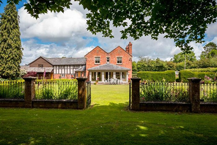 5 Bedroom Country House For Sale In Nr Kingsland, Herefordshire, HR6
