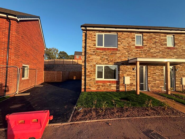 3 Bedroom Semi-Detached House For Sale In Eagle Close, Tiverton, EX16