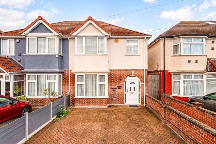 3 Bedroom Semi-Detached House For Sale In Hinton Avenue, Hounslow, TW4