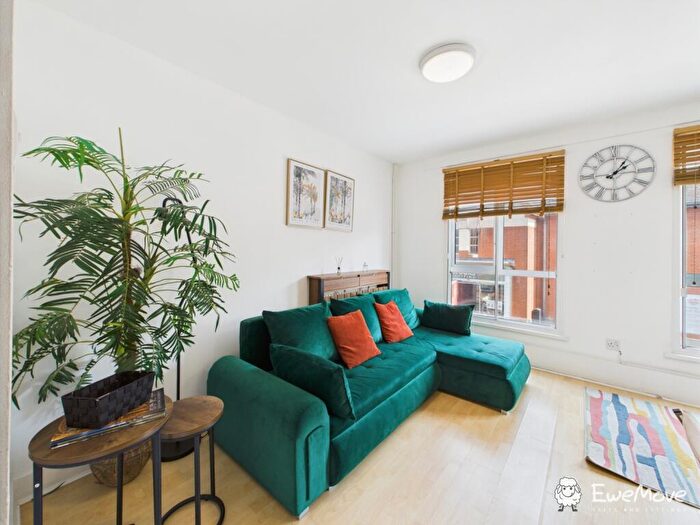 2 Bedroom Apartment To Rent In Winchester, Hampshire, SO23