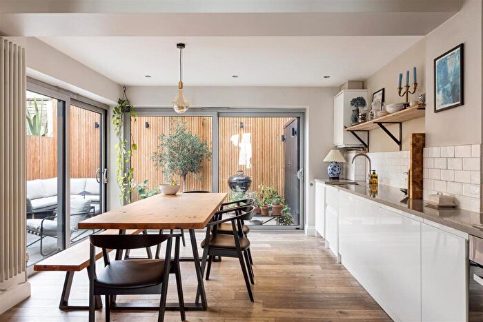 3 Bedroom Semi-Detached House For Sale In Eden Road, Walthamstow, E17