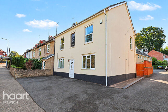 4 Bedroom Semi-Detached House For Sale In Spring Road, Ipswich, IP4