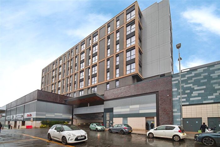 2 Bedroom Flat For Sale In The Ring, Bracknell, Berkshire, RG12