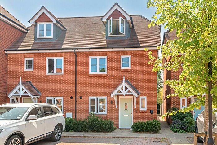 4 Bedroom End Of Terrace House For Sale In Ottershaw, Surrey, KT16