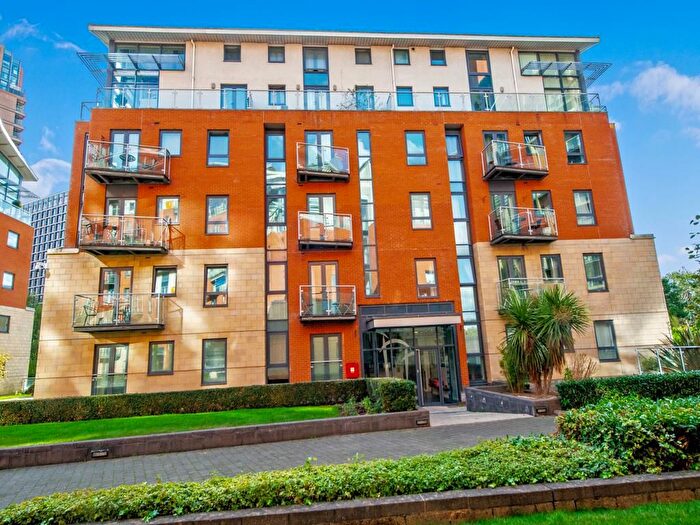 1 Bedroom Flat For Sale In Gotts Road, Leeds, LS12