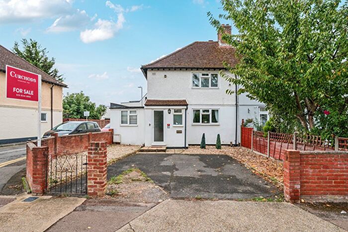 3 Bedroom Semi-Detached House For Sale In Waters Road, Kingston Upon Thames, KT1