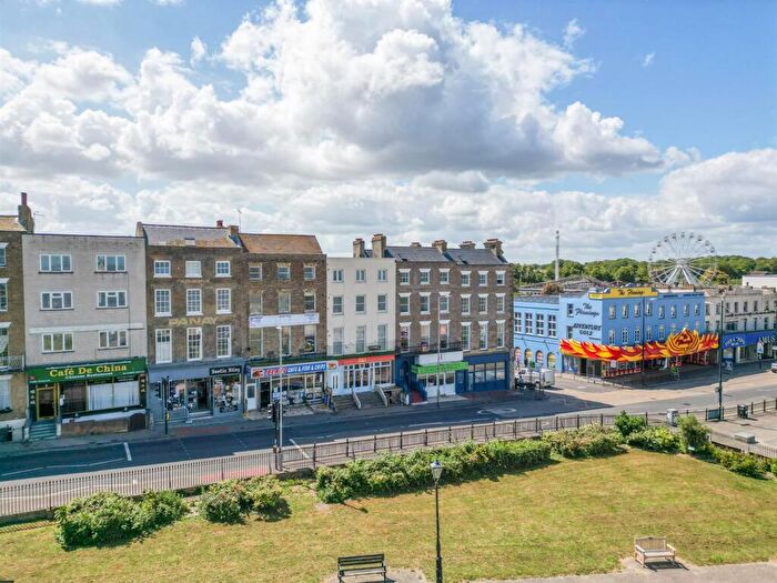 2 Bedroom Apartment For Sale In Flat, Marine Gdns, Margate, CT9