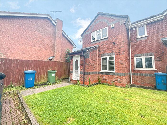 2 Bedroom End Of Terrace House To Rent In Somerset Close, Tamworth, Staffordshire, B78