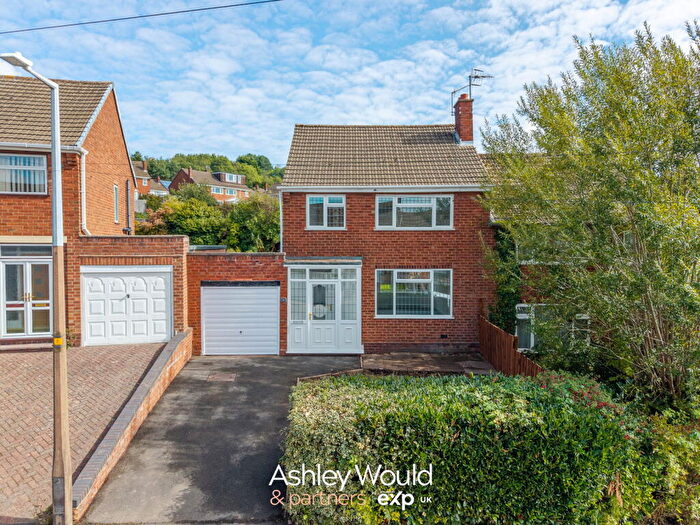 3 Bedroom Semi-Detached House For Sale In Wendover Road, Rowley Regis, B65