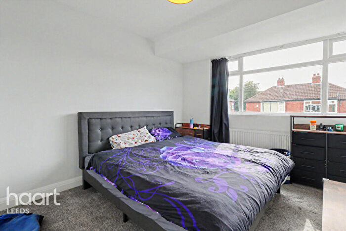 3 Bedroom Semi-Detached House For Sale In Parkland Gardens, Leeds, LS6