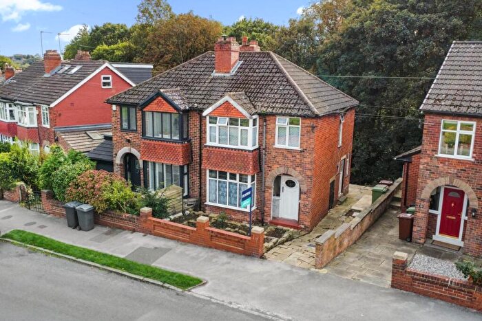 3 Bedroom Semi-Detached House For Sale In Ridgeway, Roundhay, Leeds, LS8