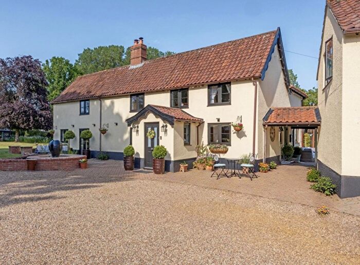4 Bedroom Property For Sale In Suton Street, Suton, Wymondham, NR18