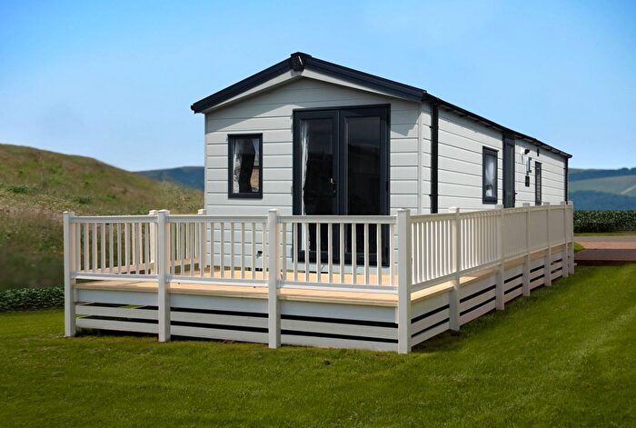 2 Bedroom Mobile/park Home For Sale In Trekenning, Newquay, TR8