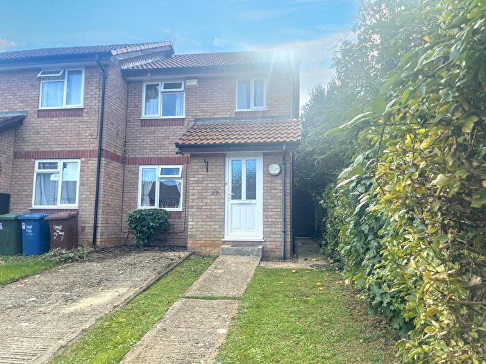 3 Bedroom End Of Terrace House For Sale In Frensham Close, Banbury, OX16