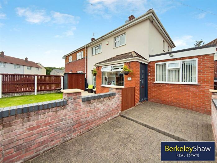4 Bedroom Semi-Detached House For Sale In Swifts Close, Bootle, L30