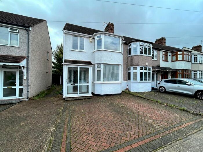 3 Bedroom Semi-Detached House To Rent In Cambridge Avenue, Gidea Park, RM2